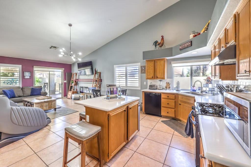 Family Fun For Everyone In Las Vegas- 4 Bedrooms, Billiards, Game Room Henderson Dış mekan fotoğraf